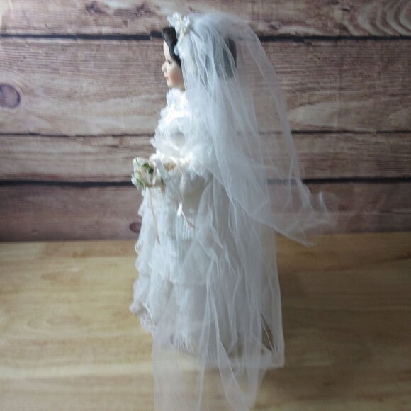Royalton Collection Brunette Bride 16" Porcelain Doll 1998 Inc Stand - Picture 7 of 9